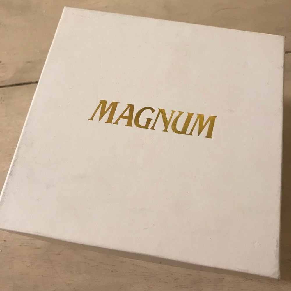 Men’s MAGNUM watch